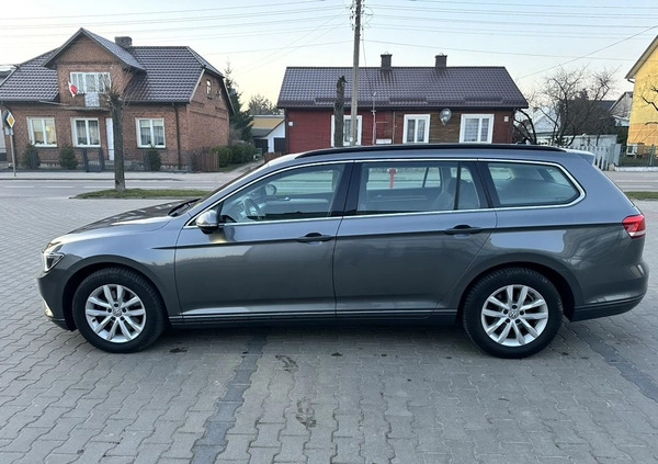 Volkswagen Passat cena 49500 przebieg: 230000, rok produkcji 2016 z Brańsk małe 56